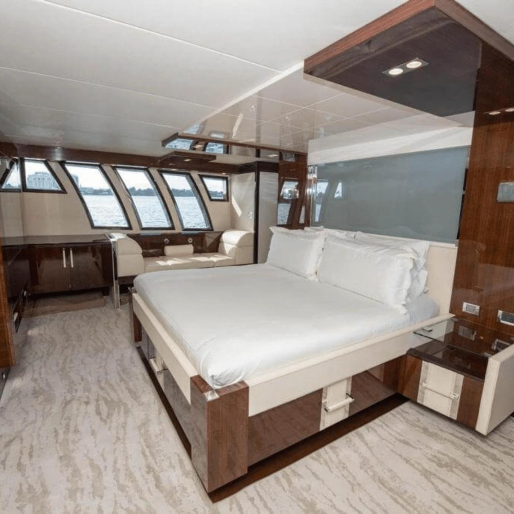 92' Lazzara - ZEUS XI - Luxury Yachts