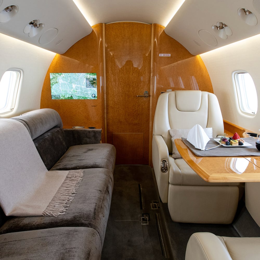 Legacy-650 - ZEUS XI - Private Jet